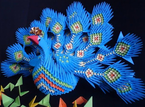 Hình chim công là một trong những tác phẩm tiêu biểu của nghệ thuật gấp giấy Origami mang đậm nét văn hóa Nhật Bản
