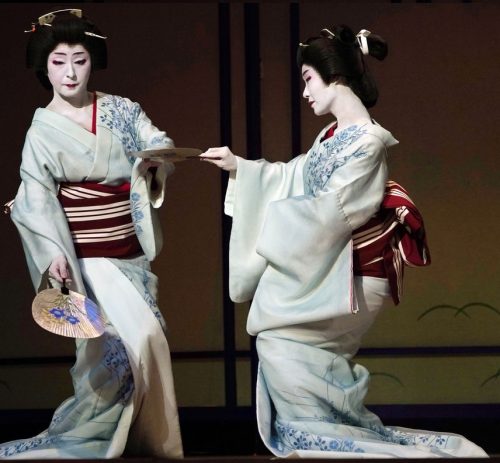 Để trở thành Geisha bạn phải học từ lúc 10 tuổi với đủ các môn và chi phí rất cao
